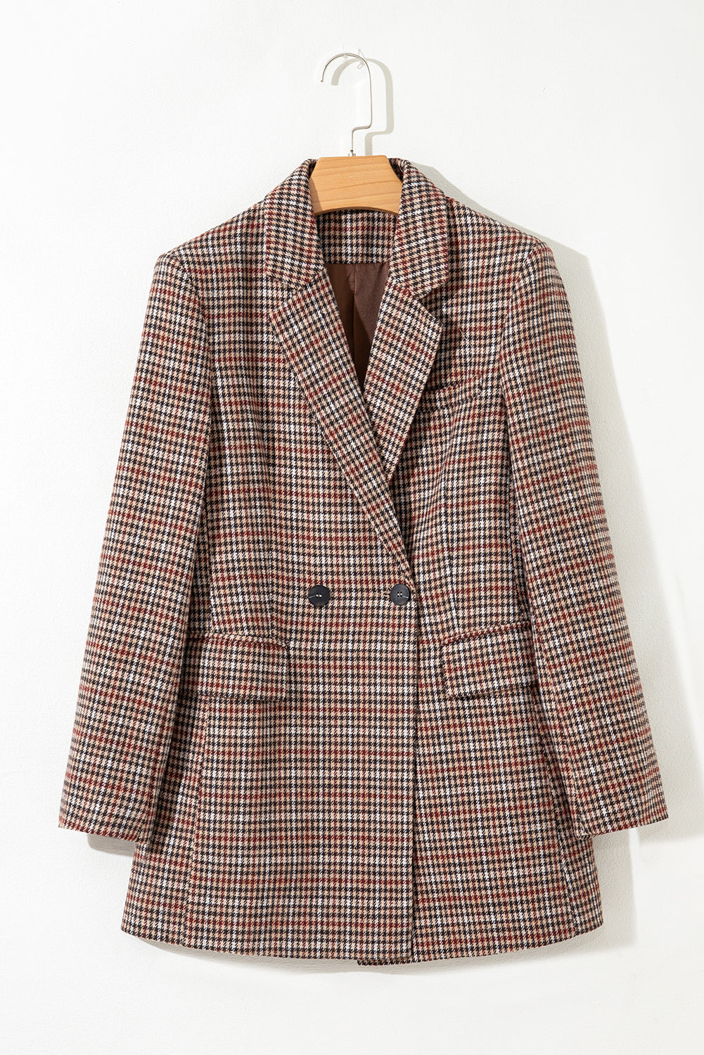 Blazer marrón con cuello de solapa y estampado de pata de gallo
